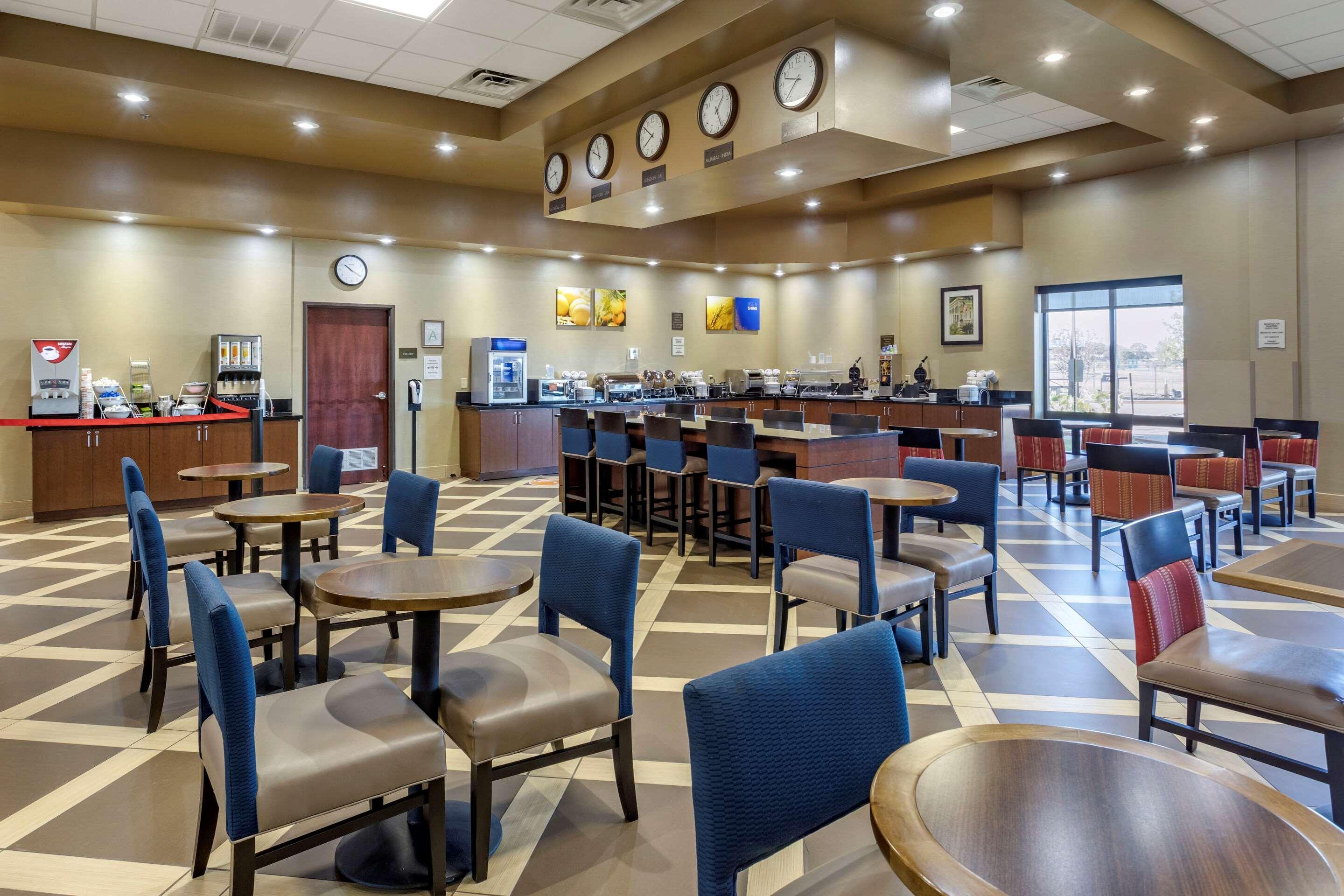 Comfort Suites Batesville Exterior photo